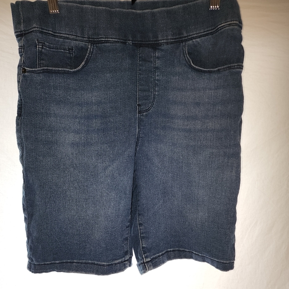 DKNY Jean shorts - Picture 1 of 4